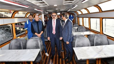 محافظ أسوان يدشن الأتوبيس النهري عقب إحلاله وتجديده بتكلفة 1.7 مليون جنيه بالترسانة البحرية