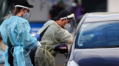 نيوزيلندا تعلن عن مراجعة طريقة تعاملها مع جائحة كورونا