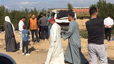 إصابة 3 أشخاص في حادث تصادم سيارة تريلا وميكروباص بالمنوفية