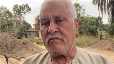 أهالي قرية الرياينة بالأقصر يستغيثون لتأخر مشروع الصرف الصحي: المواسير بقالها 3 سنين في الشارع | بث مباشر