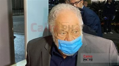 بحضور يحيى الفخراني.. بدء عزاء الإعلامي مفيد فوزي في كنيسة المرعشلي بالزمالك | بث مباشر