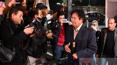 أحمد قذاف الدم يشارك في عزاء الإعلامي الراحل مفيد فوزي