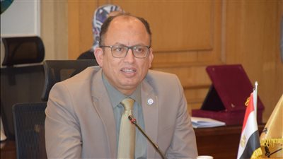 رئيس جامعة حلوان عن عدم تعيين خريج من ذوي الهمم معيدًا: بحاول أساعده وإعاقته ملهاش علاقة