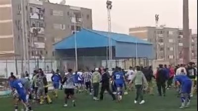 خناقة شوارع بين لاعبي الترسانة وكهرباء الإسماعيلية في دوري 2006 | فيديو 