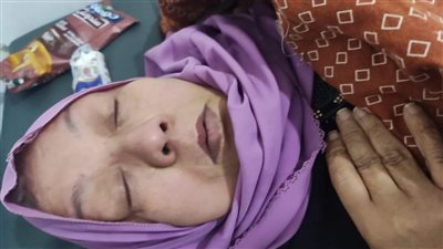 أهالي السويس يعثرون على سيدة فاقدة الذاكرة بموقف السيارات الرئيسي ويبحثون عن أهلها