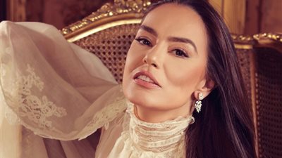 وُلدت أكثر من مدللة وابنتي لغت غروري.. حكايات أيقونة الاستعراض شريهان في عيد ميلادها الـ 58