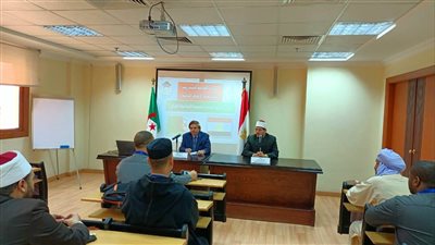 عميد الإعلام بالجامعة الحديثة: على إمام المسجد أن يقدم للجمهور قضيته بطريقة صحيحة