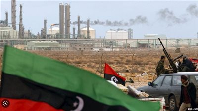 ليبيا تحث شركات النفط الأجنبية على العودة للعمل بأراضيها