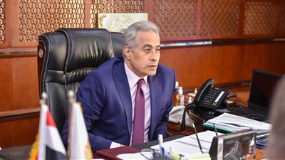 وزير القوى العاملة ومحافظ جنوب سيناء يفتتحان المؤتمر العمالي بشرم الشيخ اليوم 