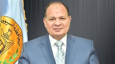 بعد إثارة الجدل.. حقيقة تخفي محافظ أسيوط في جلابية لتفقد المستشفيات الجامعية | بث مباشر