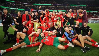 أسود الأطلس يكتبون التاريخ.. المغرب أول منتخب عربي يتأهل لربع نهائي كأس العالم