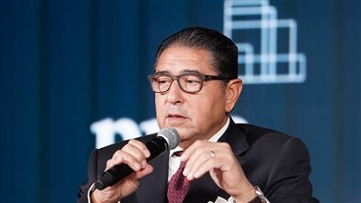 بعد تصدره تريند فيسبوك.. من هو هشام عز العرب بعد إعلان عودته رئيسًا للبنك التجاري الدولي؟