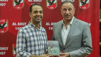 ناقد رياضي يطالب وزيرة الثقافة بإيقاف إنتاج فيلم سينمائي بسبب السطو علي حقوقه الفكرية