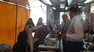 قوى عاملة الدقهلية تبدأ برامجها التدريبية على مهن التفصيل والحياكة بقرية برق العز