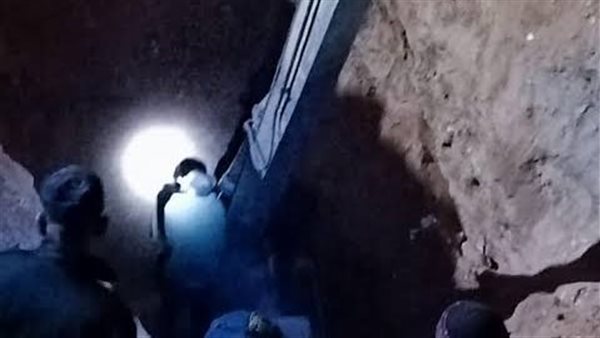 أثناء انتشال الضحايا