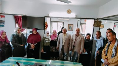 القوى العاملة: صرف منح رعاية اجتماعية وصحية للعمالة غير المنتظمة بالمنوفية| صور