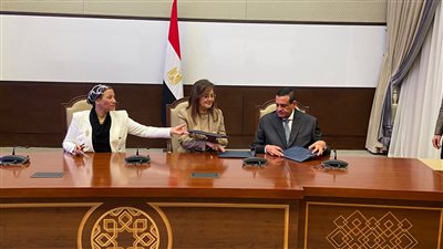 بتكلفة مليار جنيه.. الحكومة توقع عقد مشروعات البنية الأساسية لمنظومة المخلفات بالمحافظات