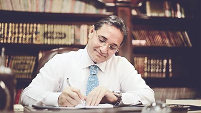 عبدالرحيم علي: مصر تقبل الحوار مع كل الأطراف.. وهناك خلط بين المعارضة السياسية والاصطفاف مع الإرهاب 