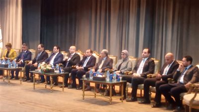 ندوة نقاشية حول الحوار الوطني بجامعة بني سويف لاستطلاع آراء الشباب حول القضايا المقرر طرحها