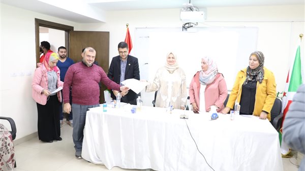 تكرم الفائزين في