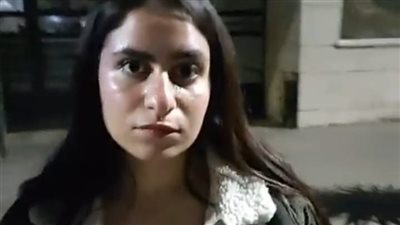 استغاثة طالبة تعدت عليها باحثة ووالدتها بالضرب: خنقوني وخبطوا راسي في الكرسي عشان سايبة شعري | بث مباشر 