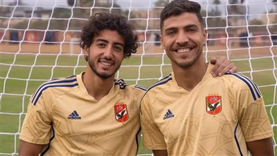 بظهور شريف وهاني.. الأهلي يعلن قميصه الثالث رسميًا | صور