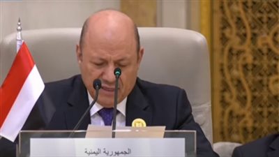 رئيس مجلس القيادة اليمني: آمال السلام تتجدد في بلادنا بجهود السعودية وعمان