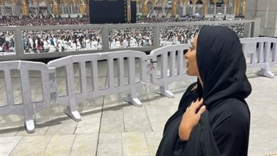 مي حلمي تؤدي مناسك العمرة: أمنية كانت في قلبي وتحققت | صورة