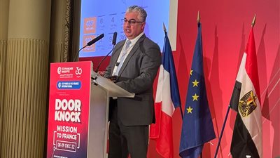 رئيس اقتصادية قناة السويس يستعرض خطة توطين القطاعات الصناعية