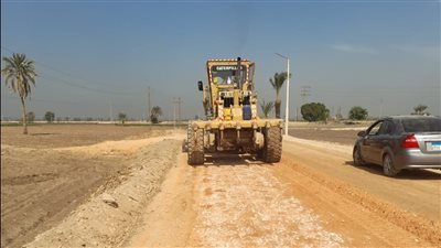 محافظ أسيوط: بدء أعمال إنشاء ورصف طريق منشأة خشبة- التتالية لربط بعض قرى مركز القوصية ضمن خطة التطوير