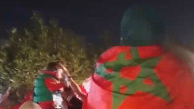 احتفالات جنونية من جماهير المغرب عقب التأهل لنصف نهائي كأس العالم 2022 | بث مباشر