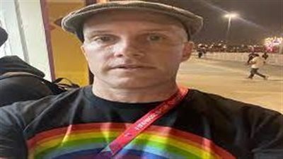 وفاة الصحفي الأمريكي صاحب واقعة دعم المثلية بكأس العالم قطر 2022