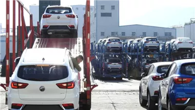 مطالب برلمانية باستمرار مبادرة استيراد السيارات من الخارج لحل أزمة الدولار 