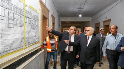 الخشت يتابع ميدانيًا الموقف التنفيذي للإنشاءات بمشروع جامعة القاهرة الدولية