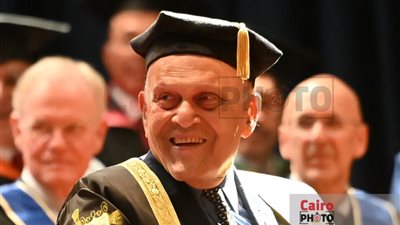 مجدي يعقوب: بنام 4 ساعات في اليوم.. ومعالجة عدم المساواة في الرعاية الصحية أولوية