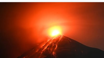  ثورة أحد أنشط براكين أميركا الوسطى.. والسلطات في جواتيمالا سيتي تغلق أكبر مطارات البلاد | فيديو