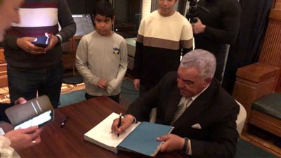 زاهي حواس يلقي محاضرة بالسويد عن الاكتشافات الأثرية الأخيرة | صور