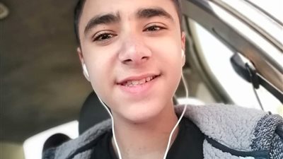 والدة الطالب يوسف تطالب بجمع تبرعات للمساهمة في علاج ابنها المصاب بـ ضمور العضلات