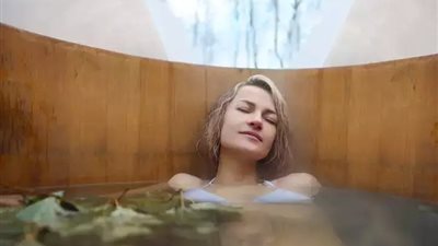 الإكزيما وتلف الشعر.. أضرار الاستحمام بالماء الساخن في فصل الشتاء 