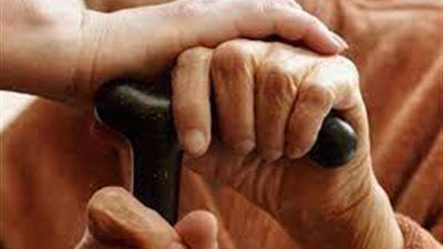 أمين الفتوى: إدخال السعادة على الوالدين أفضل من الزواج عند الله