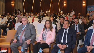 وزير التنمية المحلية: الدولة مهتمة بمجالات ريادة الأعمال لتشجيع الشباب