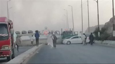 مصرع وإصابة شخصين في حادث انقلاب سيارة نقل محملة بكمية من البلدور الخرساني بسوهاج 