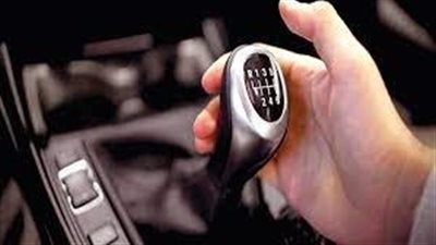 تعرف على عيوب ناقل الحركة اليدوي في السيارة