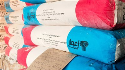 ضبط 6 أطنان أسمنت وحديد تسليح مجهولة الفواتير داخل مخزن بالغربية