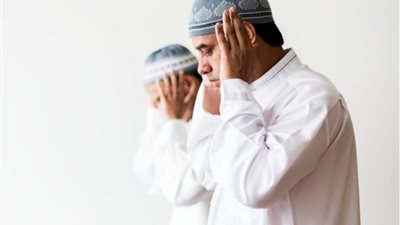 هل يجوز التعوذ بالله من العذاب عند المرور بآياته أثناء الصلاة؟.. الإفتاء تجيب 