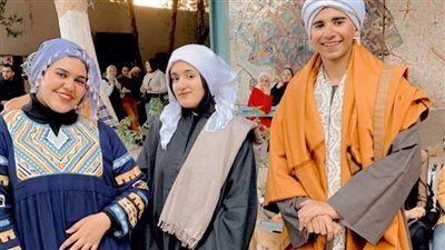 بأزياء صعيدية وشخصيات سينمائية.. طلاب كلية الفنون الجميلة بجامعة الأقصر ينظمون أول حفلة تنكرية