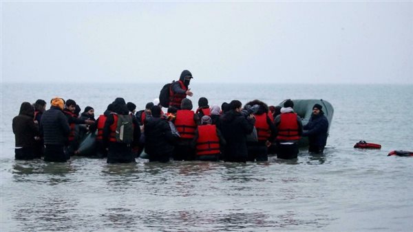 عمليات إنقاذ بالبحر