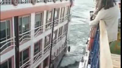 الداخلية: قائد عائمة سياحية بالأقصر جنح أثناء سباق أخرى وتسببا في غرق مركب صيد | فيديو