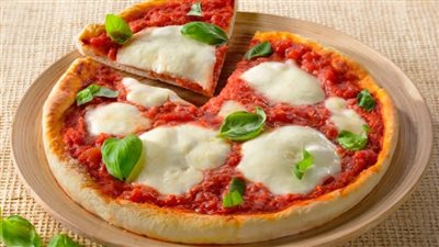 طريقة عمل البيتزا سالي فؤاد.. تعرف على خطوات عمل الصلصة     