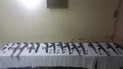 الداخلية تضبط 32 قطعة سلاح ناري بحوزة 27 متهمًا بأسيوط